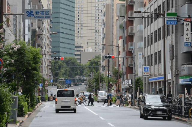 西新宿五丁目駅の写真