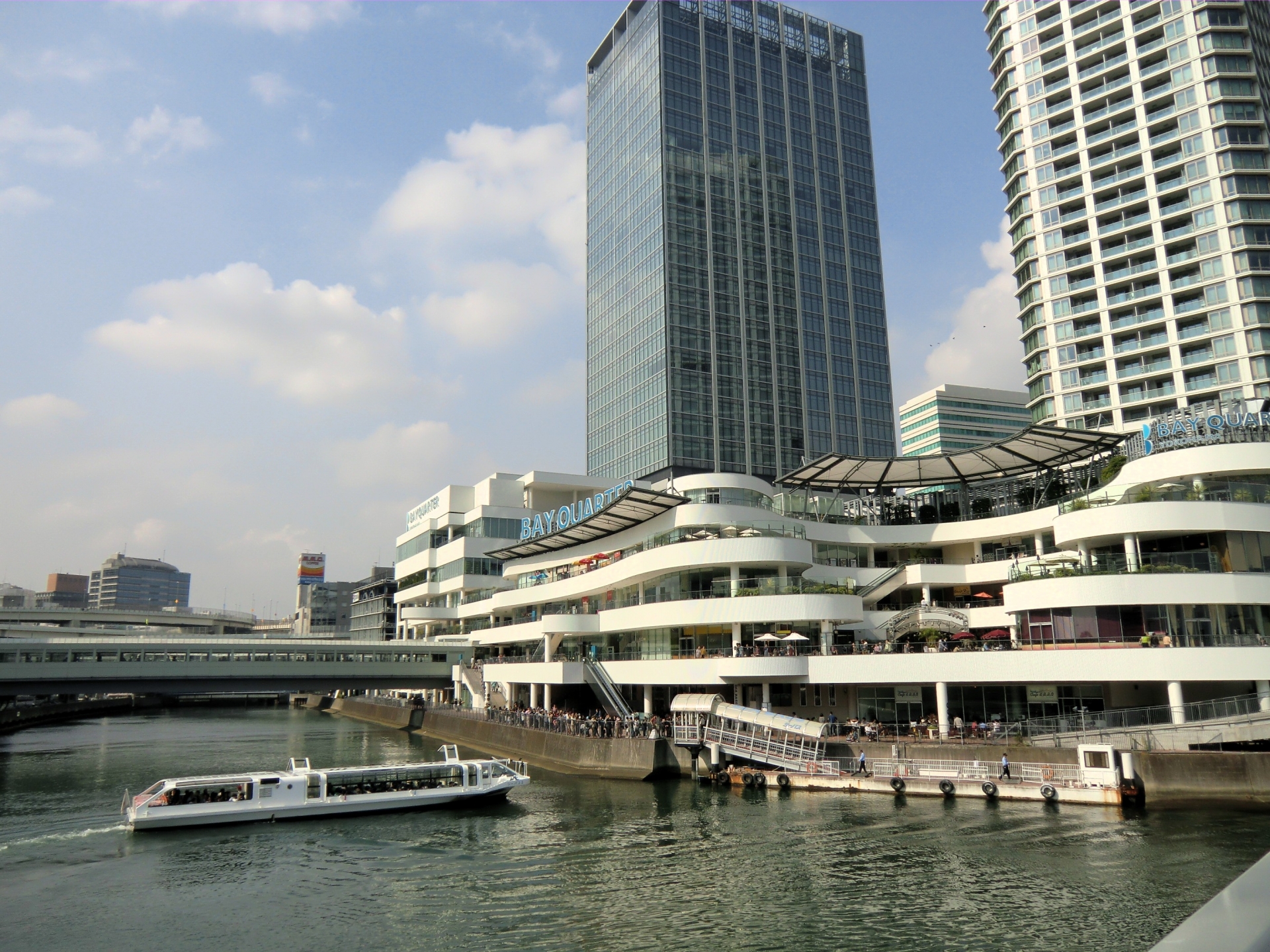 横浜駅の写真